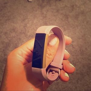 Fitbit Alta HR - great condition!